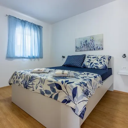Gabrijel Apartment *
